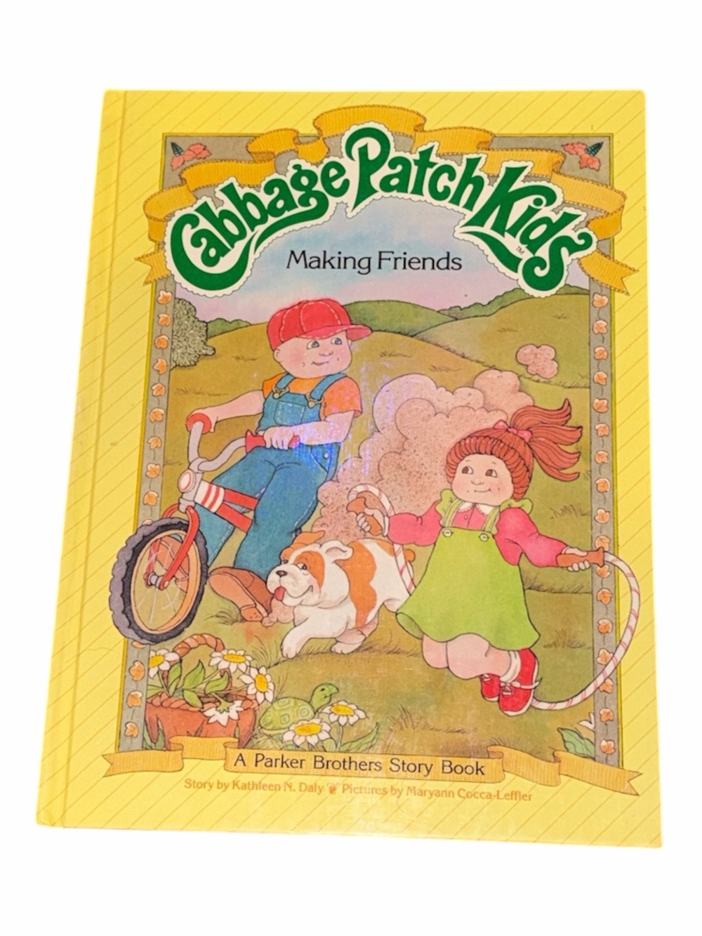 Vintage 1984 Cabbage Patch Kids Making Friends Hardcover Book Pristine
